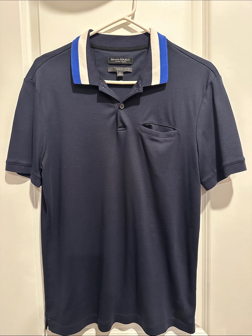 Men’s Banana Republic slim fit polo in a size medium